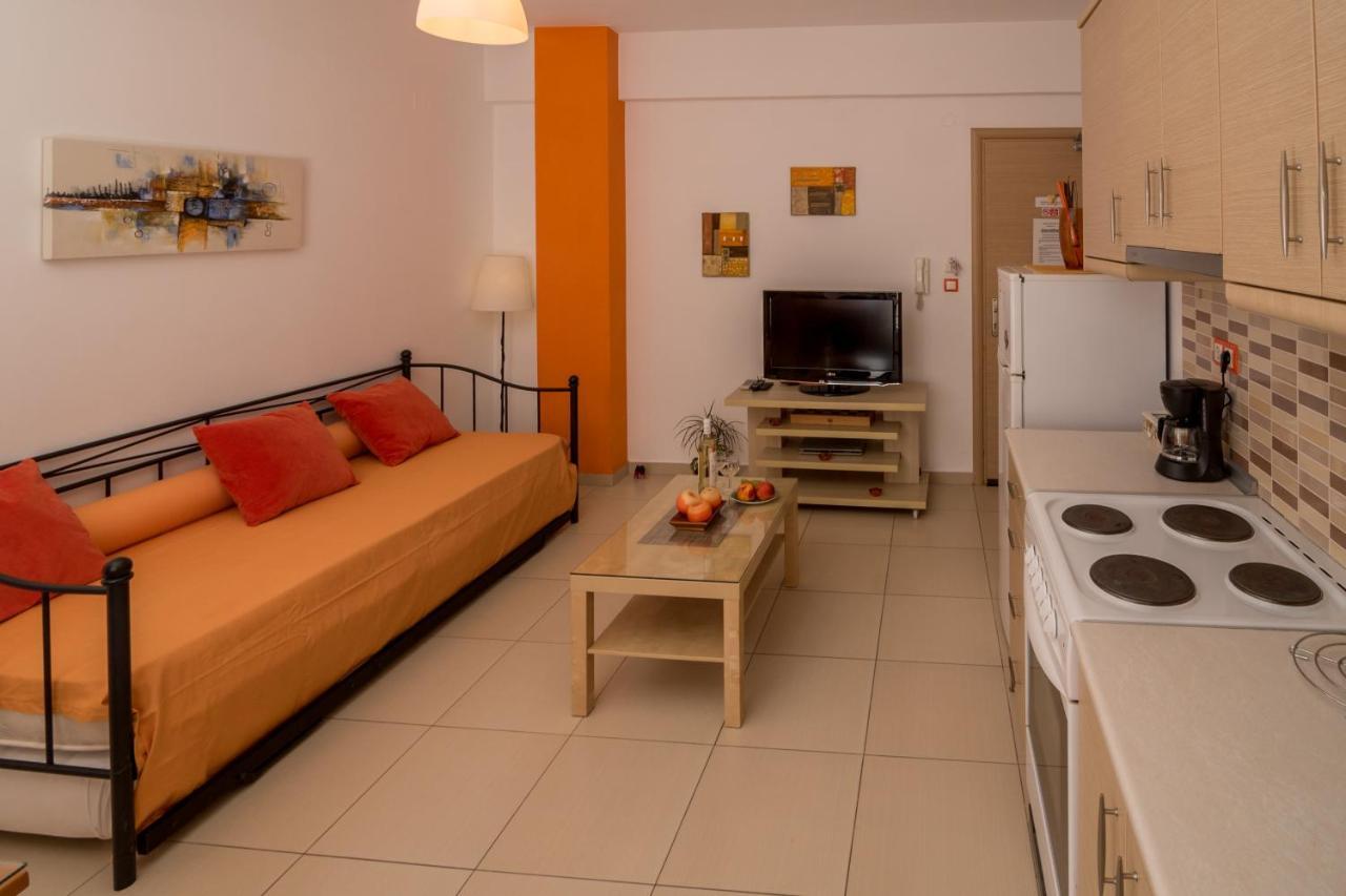 Giannmary Apartment Палиохора Екстериор снимка